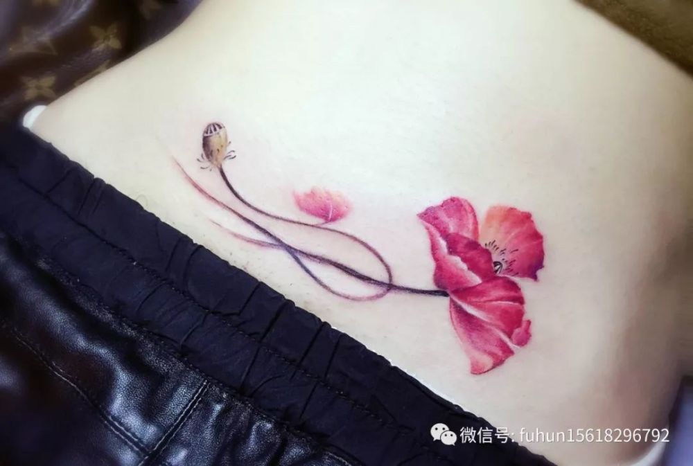 女性遮盖剖腹产疤痕纹身图案