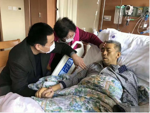 《金粉世家》导演李大为因癌症去世 生前病床