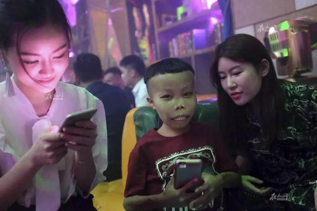 快手陈山为什么被封?网友为什么拍手叫好?方