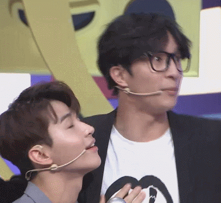 《认真的雪》,名字里也带个xue,没错了,他就是你们的段子手——薛之谦