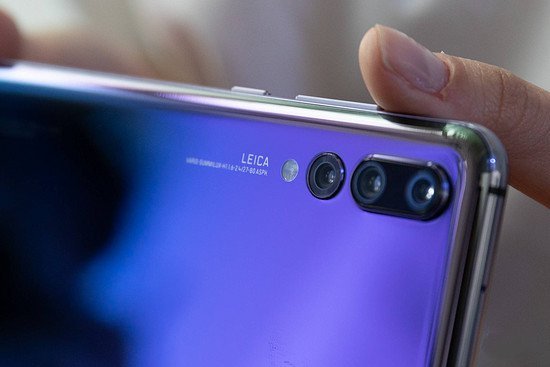 华为P20开卖 三星S8一夜跌破4400?网友:旗舰