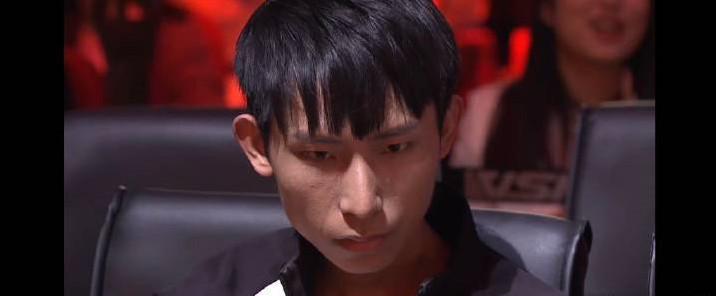 ag超玩会五连败,老将梦泪沦为替补表情凝重,粉丝心疼落泪