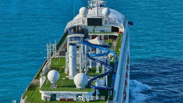 游轮甲板上晕船呕吐 惨遭巨浪掀入海里失踪