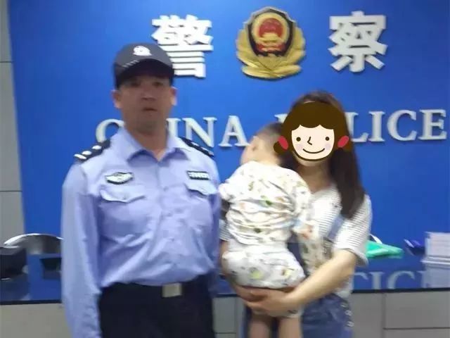 深夜佛山街头,2岁宝宝哭着找妈妈!幸好…