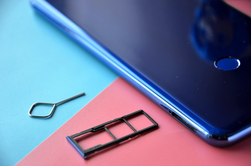 华为畅享8手机评测:搭载高清双摄+全面屏设计