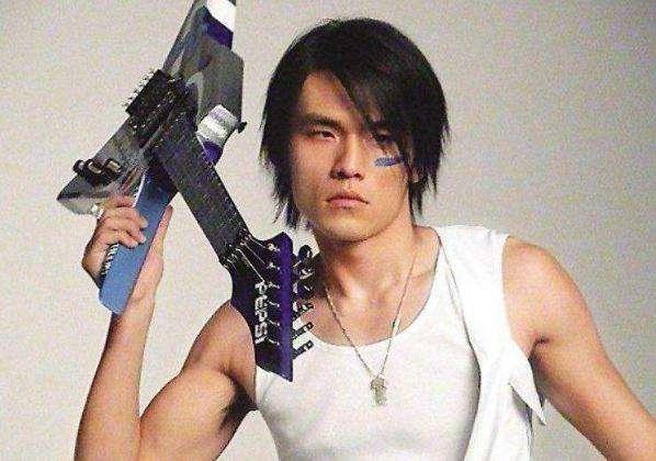 娱乐圈的天王巨星们小时候长什么样子,男大18