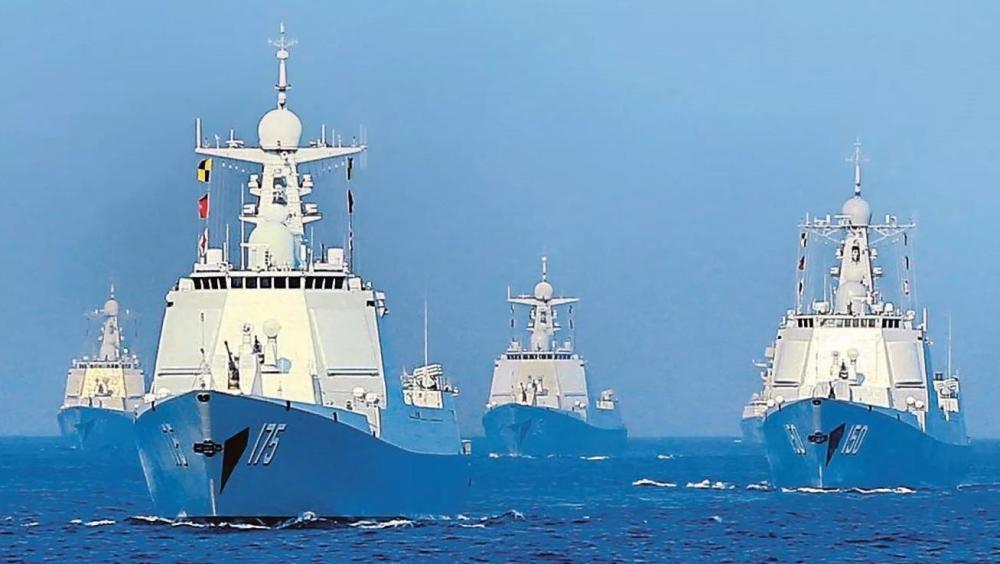 在南海大阅兵展示的舰阵面前,就算有上千巡航