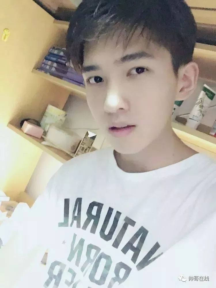 学霸校草三石兄,一个清澈明媚的阳光少年