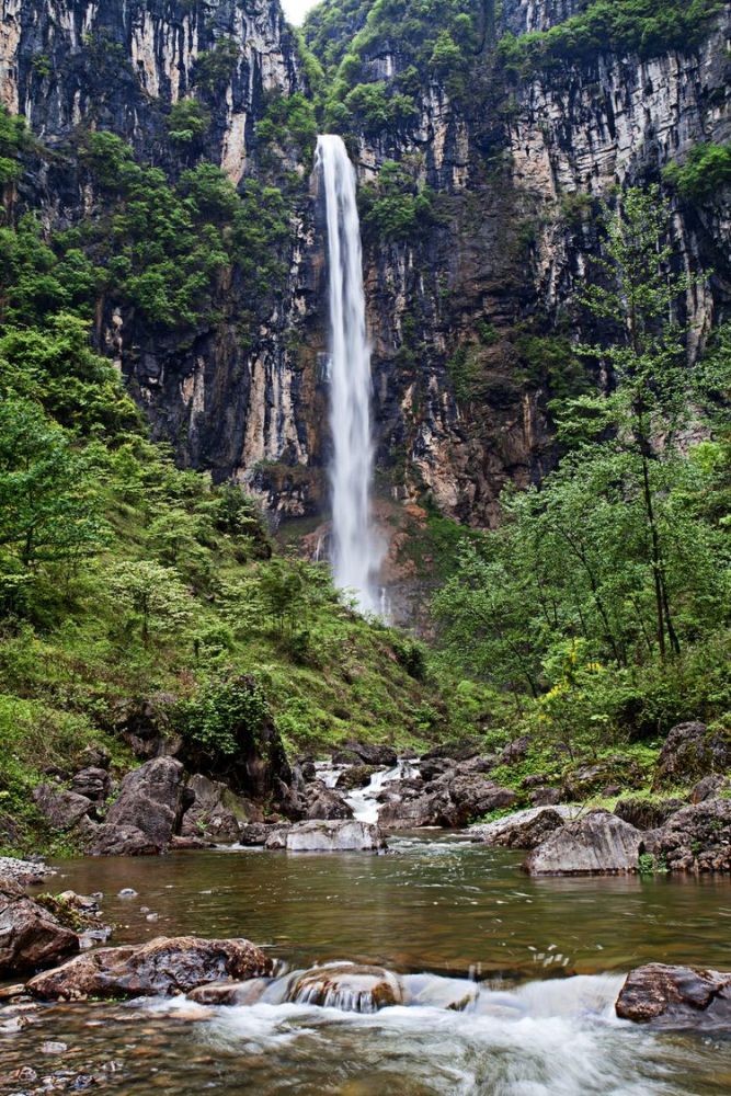 茶洞八景——八排瀑布天上来