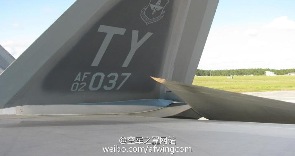 这次栽的是五代机:美军F-22扮歼20演练,起飞时