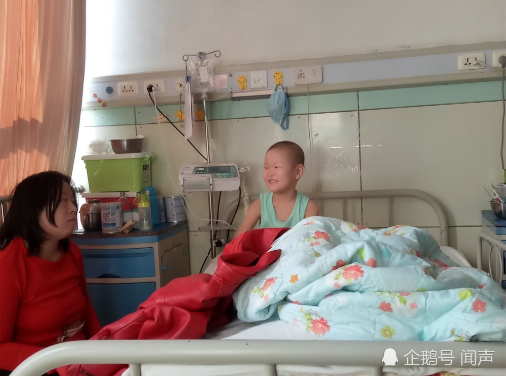 七岁重症男孩每天喝水到吐 只因出院前医生的