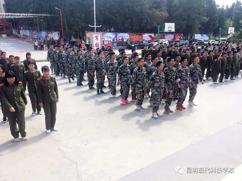 军歌嘹亮为男儿送行,军旗飘扬送新兵启程 201