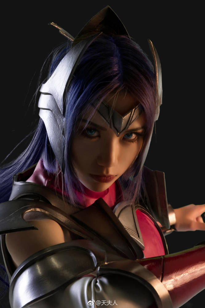 LOL新版刀妹COS 充满杀意令人胆颤