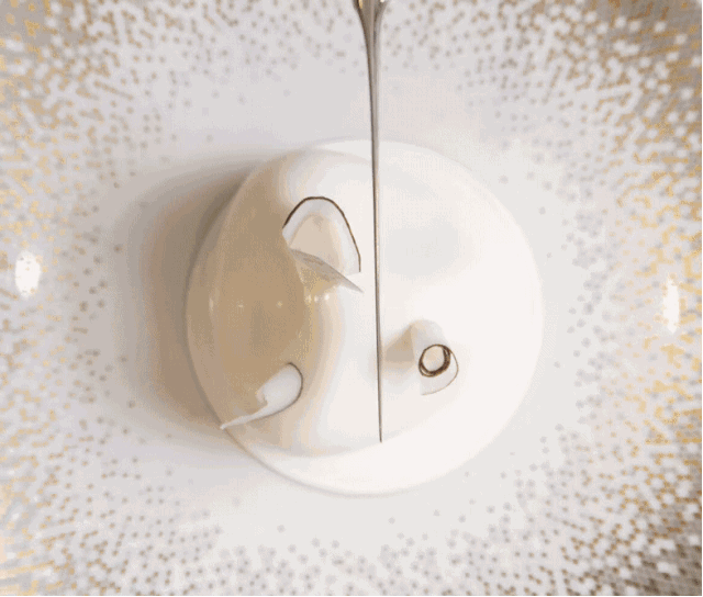 喜欢吃榴莲的朋友们肯定知道这家店辣,诚意满满的网红店,食材都是