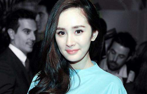 李萌反告杨幂,捐款风波成罗生门!这件事杨幂到