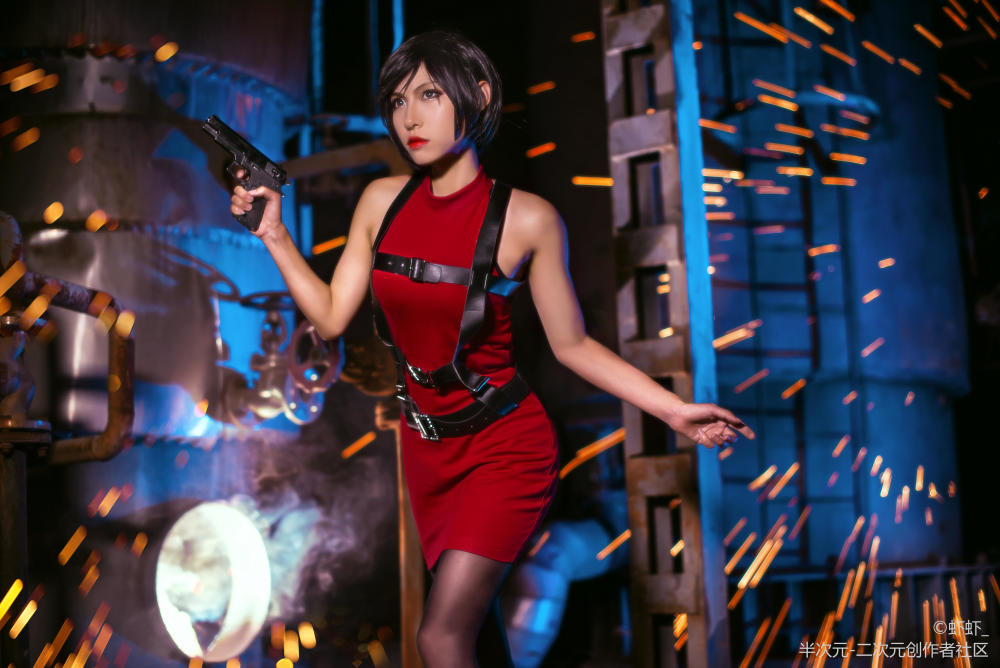 生化危机艾达王cosplay 帅气的短发美女 身材超棒!