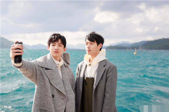 白敬亭魏大勋再现塑料兄弟情,节目收官了都不