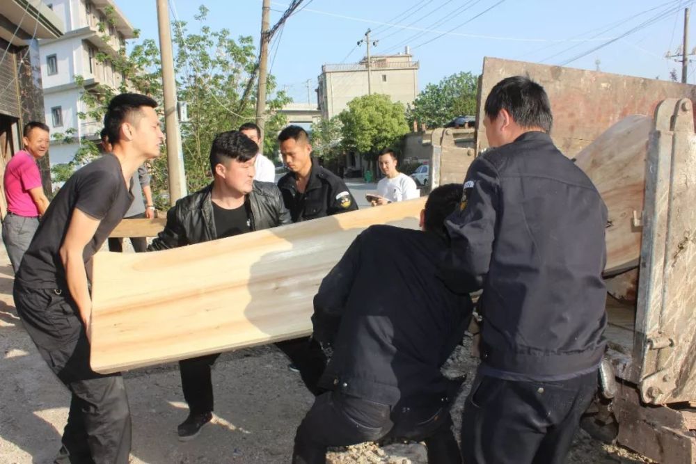 江西上饶殡改:2千一副收棺材 以后拒交将处罚