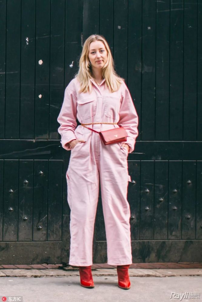 周冬雨奚梦瑶看起来一边高?连体工装裤是最该