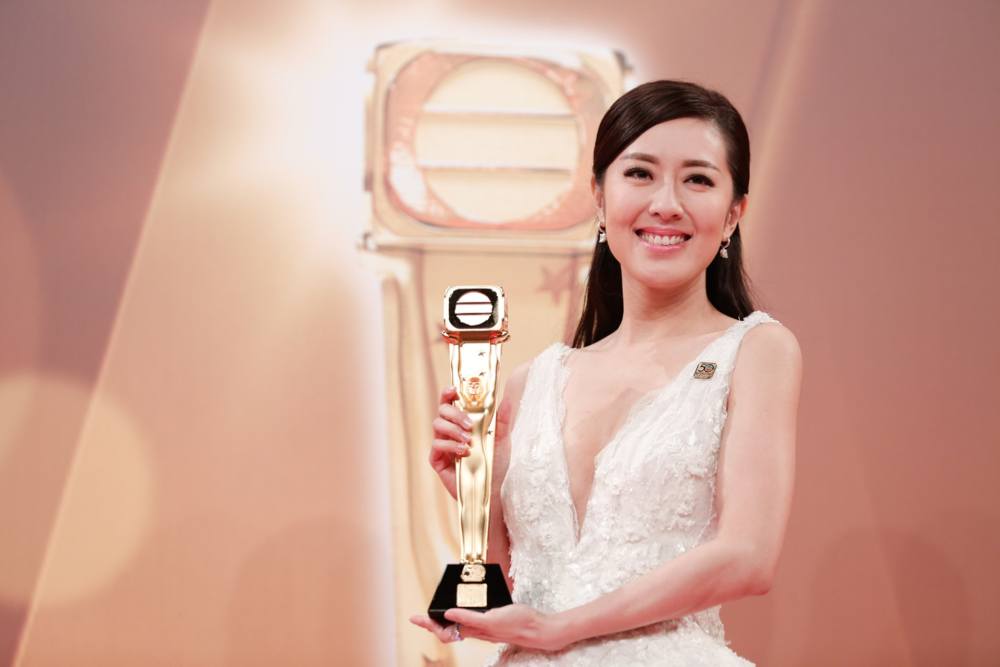路人眼中的TVB当红花旦，会做饭、带猫去宠物店无大牌架子