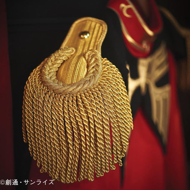 土豪请便！《机动战士高达》推出售价上万的夏亚军服
