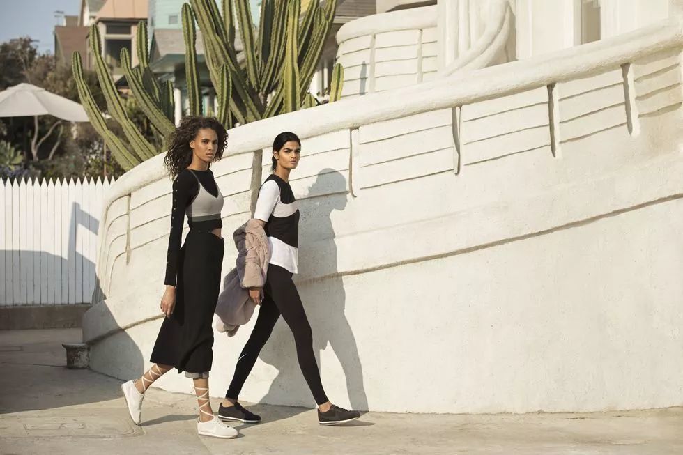 你躲在健身房穿的衣服 潮人们都穿上街了