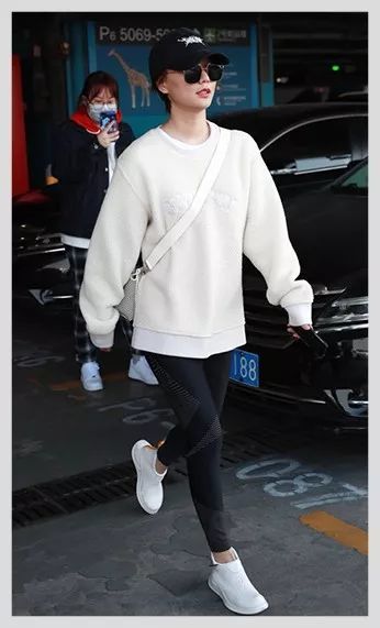 你躲在健身房穿的衣服 潮人们都穿上街了