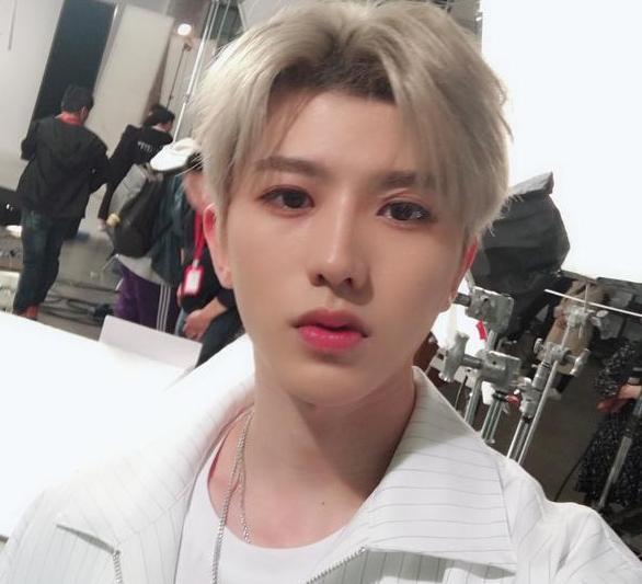 家境差别大:范丞丞住别墅、蔡徐坤住富人区,只