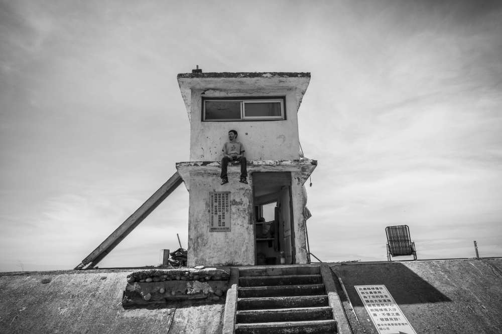 戏谑、荒诞、黑色幽默,《大佛普拉斯》批判和