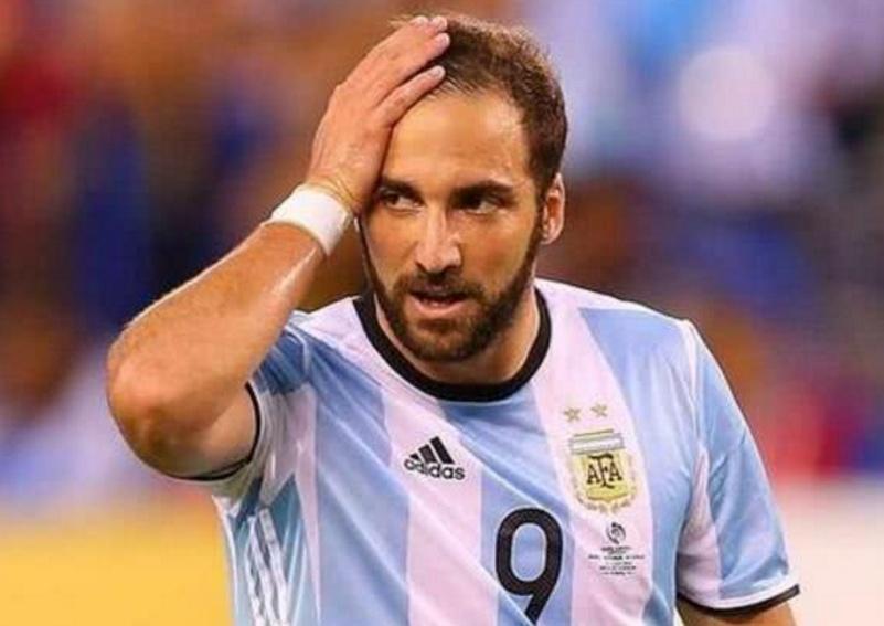 伊瓜因失单刀被怪罪4年 但谁骂过克罗斯的失误