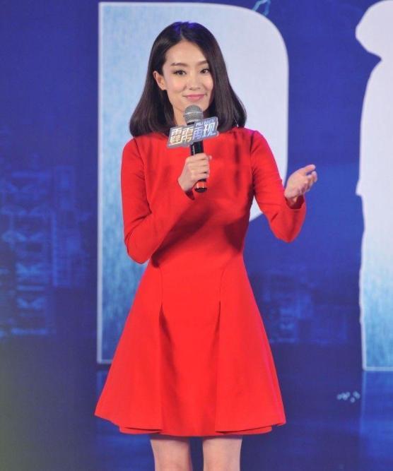 张小斐一位喜剧女演员,因长得漂亮一直没火