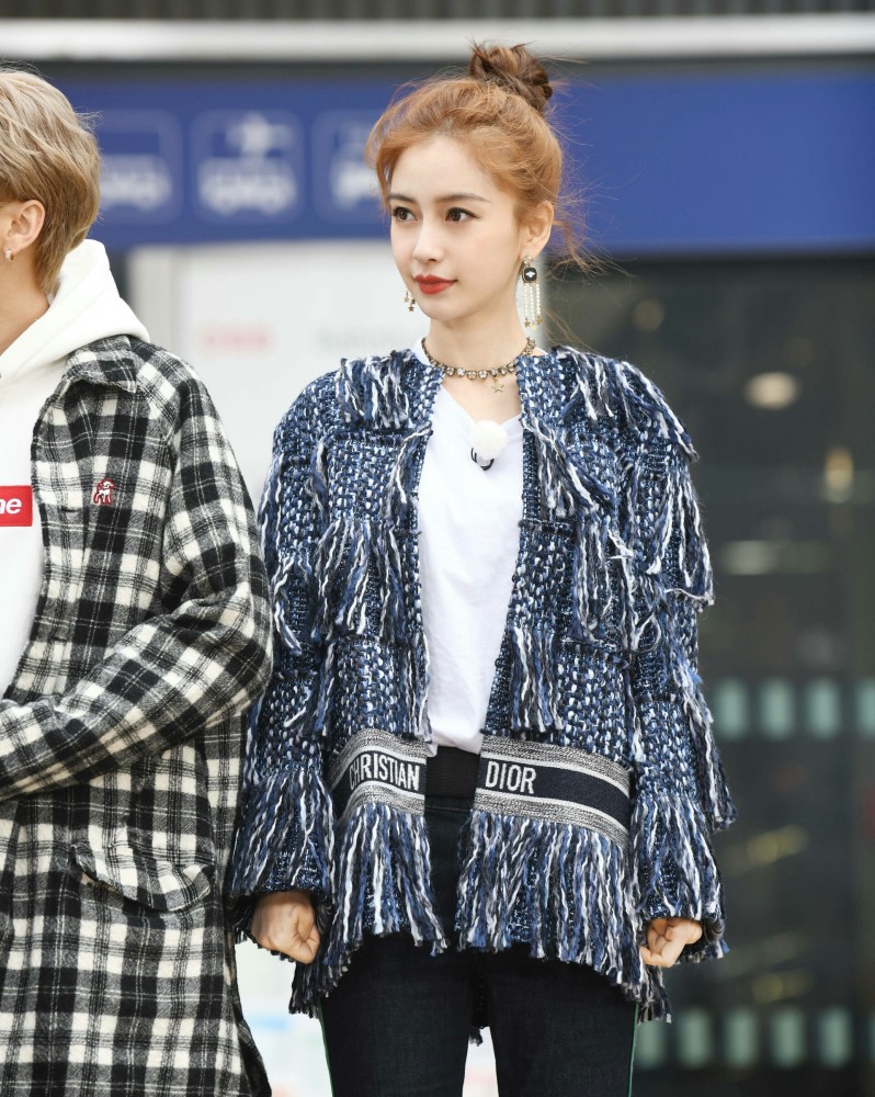 Angelababy最新跑男造型很养眼,网友:可这下巴