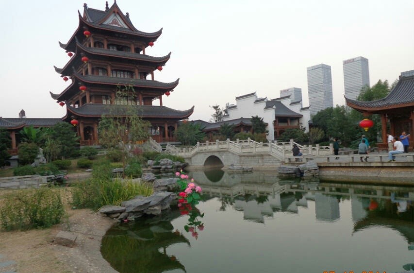仿古建筑物.摄影尚宏,摄于湖南,长沙,湘江橘子洲尾.