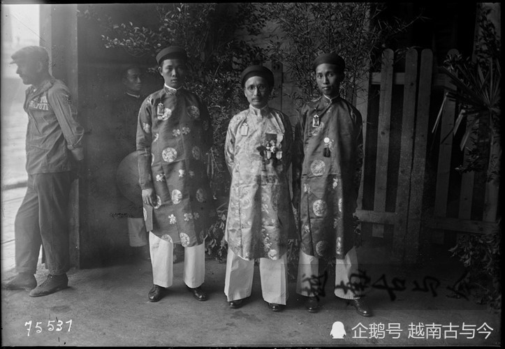 1922年越南阮朝皇帝尴尬的访欧行程,被越南人上书嘲讽