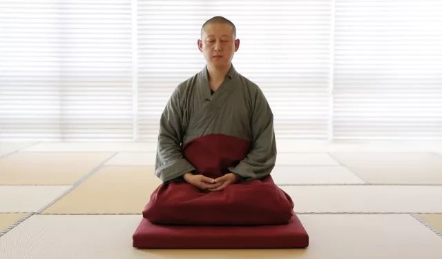 视频丨参禅打坐的正确姿势了解一下,法师亲自