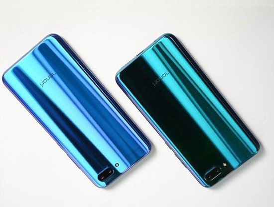 荣耀10:没办法,首次降价希望大家开心