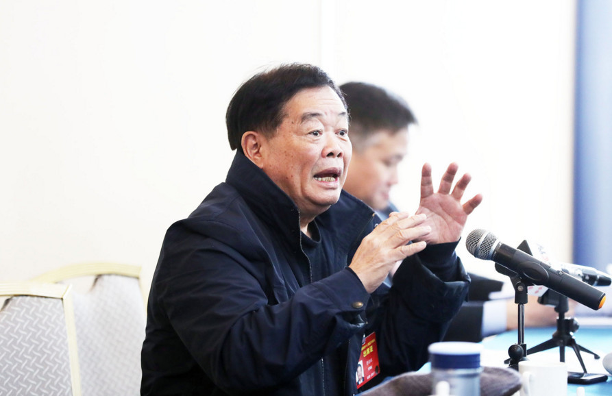 曹德旺消费人口_曹德旺老婆(2)