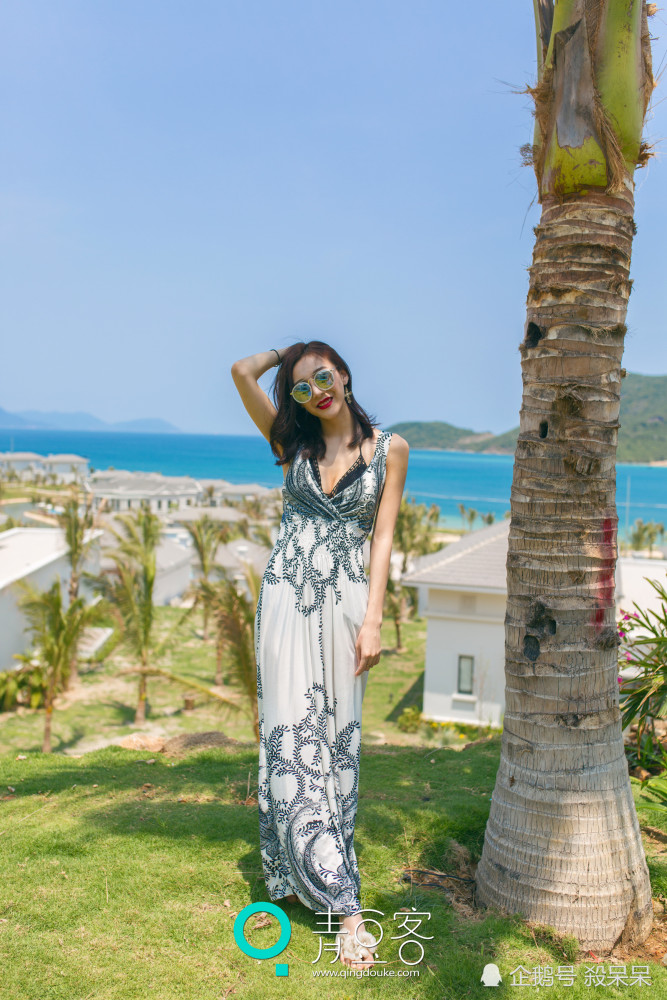 90后美女校花徐子睿26hana比基尼写真 穿比基尼的大胸