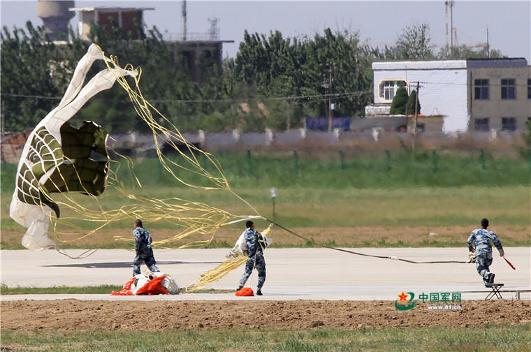 中国空军还有不少歼7战机在服役