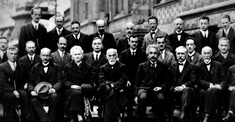 索尔维会议合影照,在场的都是出了名的科学家,物理学家