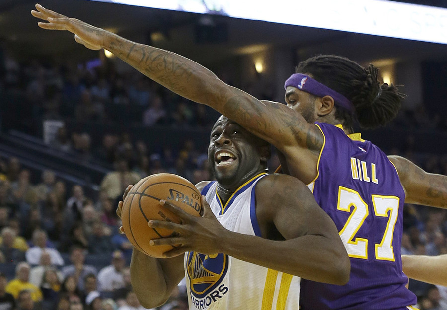 他屡对女友家暴险入狱 曾打爆勇士巨星