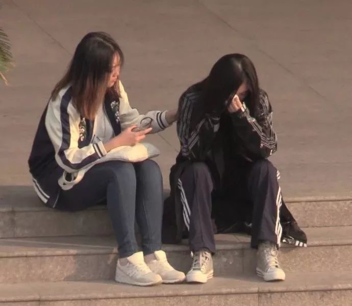 徐冬冬医院门口痛哭 徐冬冬得了什么病，饰演余罪之后大火