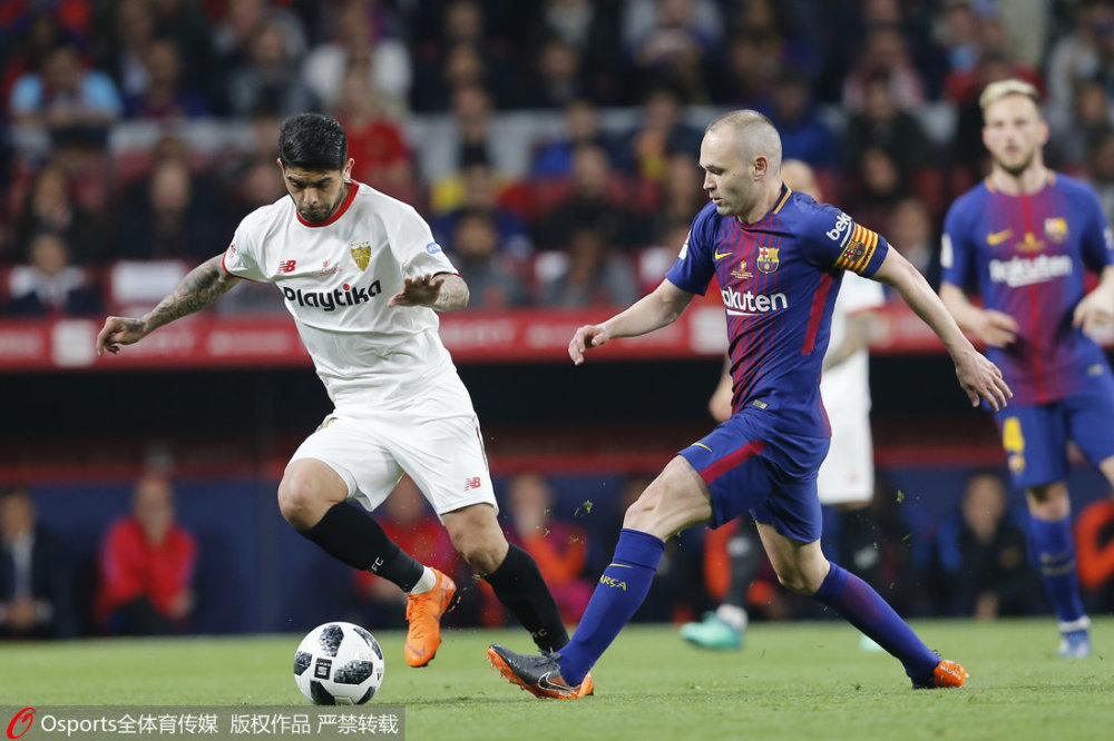 伊涅斯塔宣布今夏离开巴萨 泪别22年红蓝生涯