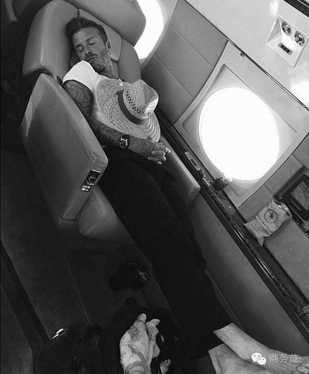 刘强东给奶茶妹买的4亿私人飞机，坐上去是什么体验？