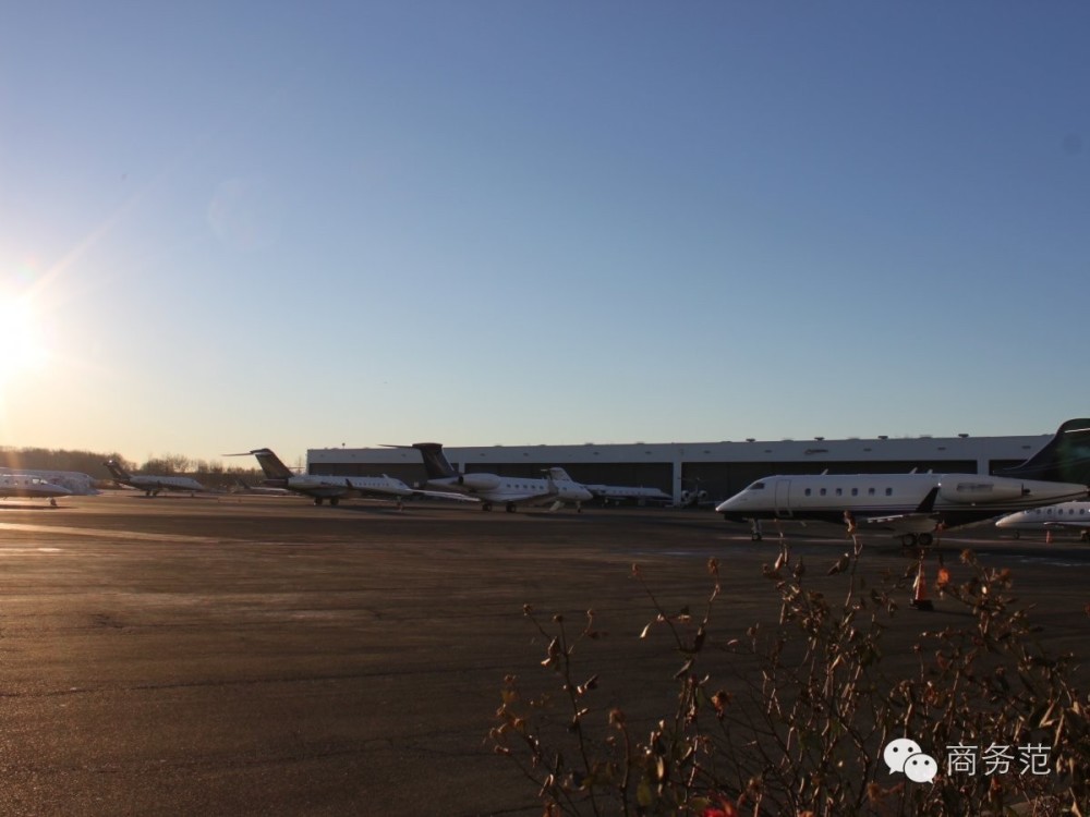 刘强东给奶茶妹买的4亿私人飞机，坐上去是什么体验？