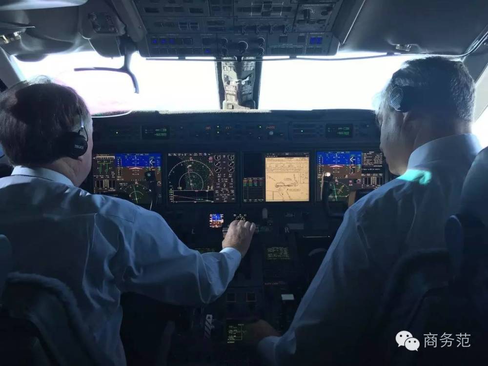 刘强东给奶茶妹买的4亿私人飞机，坐上去是什么体验？