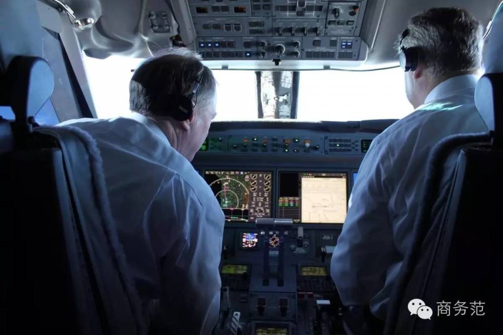 刘强东给奶茶妹买的4亿私人飞机，坐上去是什么体验？