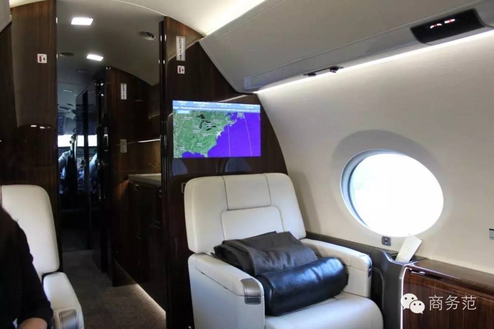 刘强东给奶茶妹买的4亿私人飞机，坐上去是什么体验？