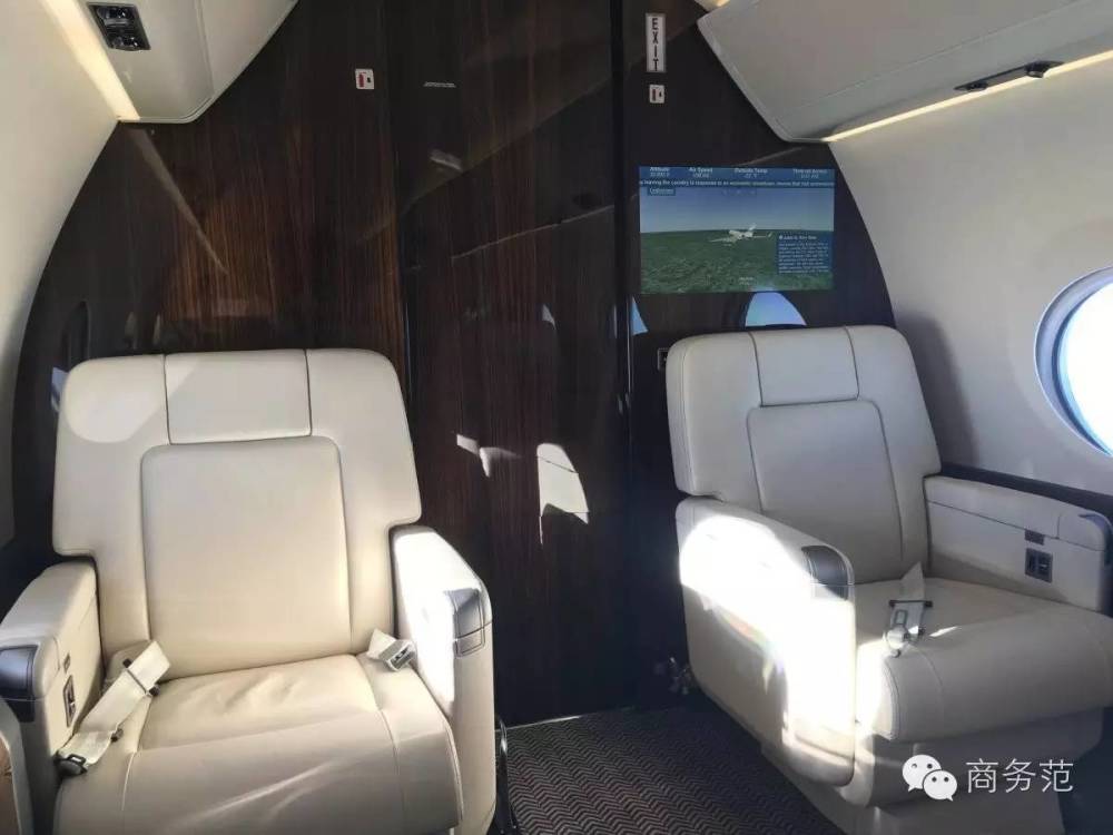 刘强东给奶茶妹买的4亿私人飞机，坐上去是什么体验？