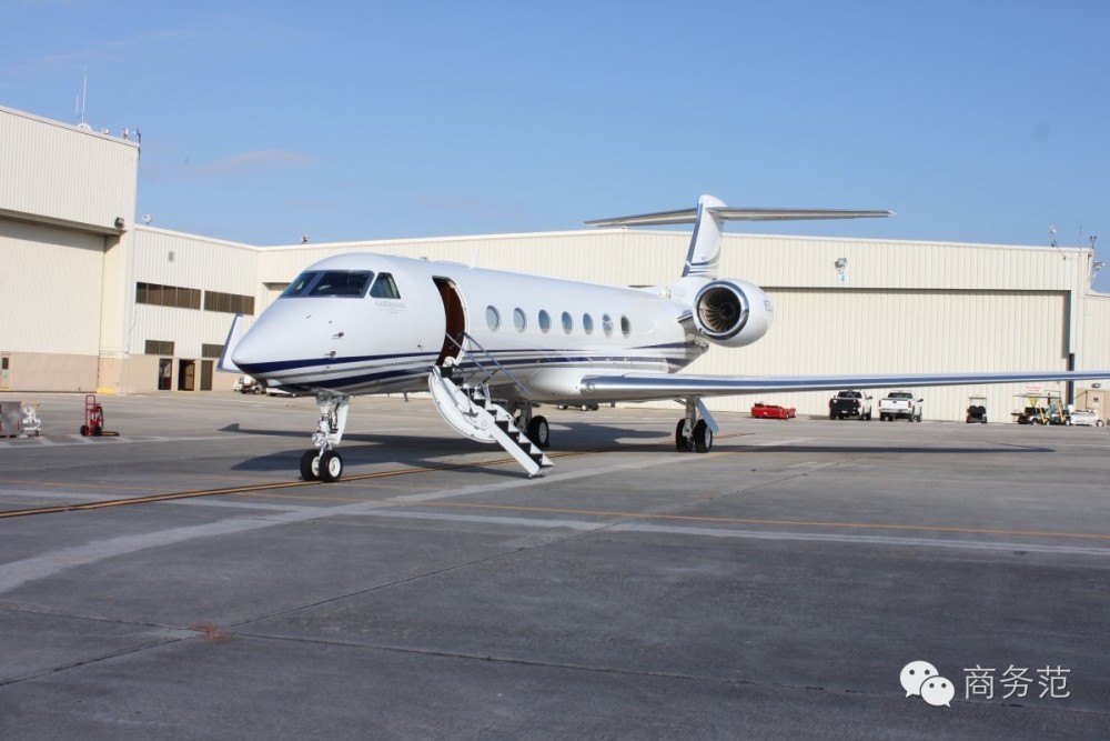 刘强东给奶茶妹买的4亿私人飞机，坐上去是什么体验？